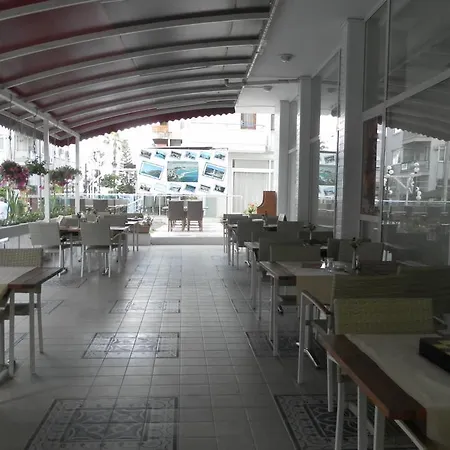 La Mosae Lägenhetshotell 3*