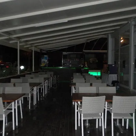 La Mosae Lägenhetshotell 3*