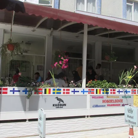 La Mosae Lägenhetshotell 3*